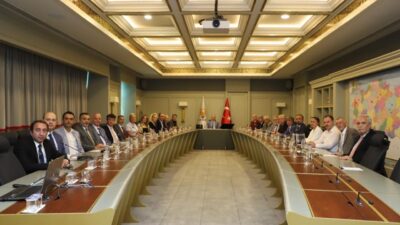 Eğitim, Uygulama ve Araştırma Vakfı (EUAVAKFI) Başkanı iş kadını Emel