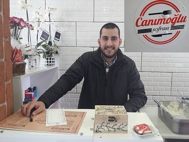 Kocaeli’nin Karamürsel ilçesinde sokak ortasında baba ve oğlu silahla vurarak