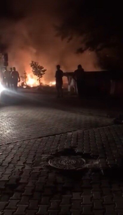Zonguldak’ın Gökçebey ilçesine bağlı Bakacakkadı Beldesi’nde bulunan TOKİ Konutları’nda yangın