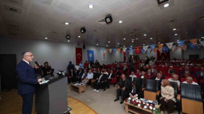 Çalışma ve Sosyal Güvenlik Bakanı Prof. Dr. Vedat Işıkhan, çeşitli