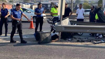 D-100 kara yolunun Kocaeli geçişinde bariyere çarpan motosikletin sürücüsü hayatını