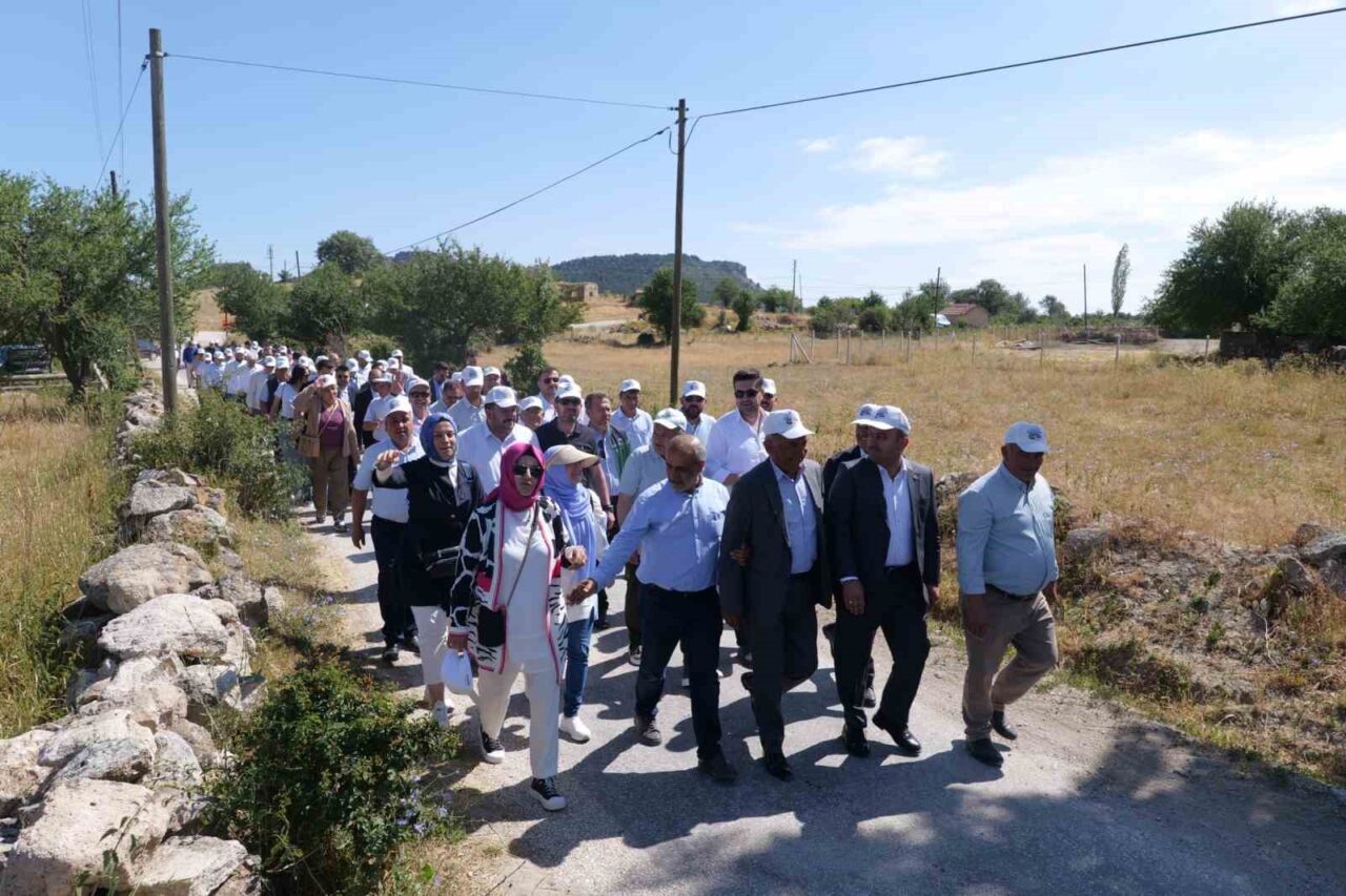 Han İlçesi’ne ziyarette bulunan AK Parti Eskişehir İl Başkanı Gürhan
