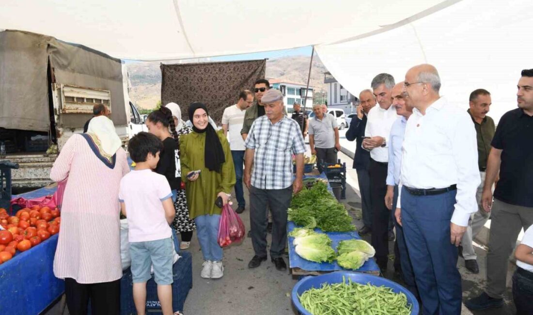 Malatya Büyükşehir Belediye Başkanı Sami Er, Kale ilçesini ziyaret ederek,