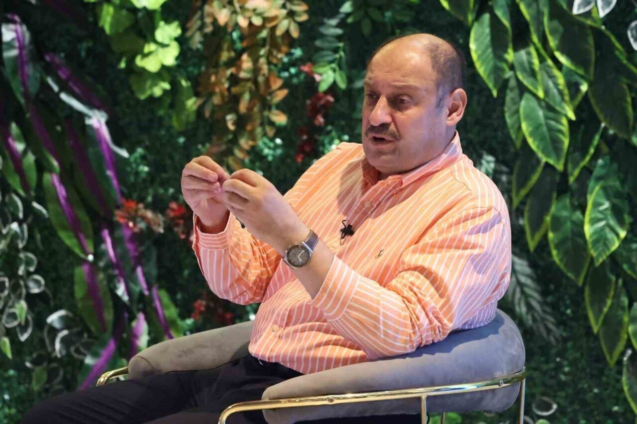 Şanlıurfa Büyükşehir Belediye Başkanı Mehmet Kasım Gülpınar, Bilim Merkezi’nde gençlerle