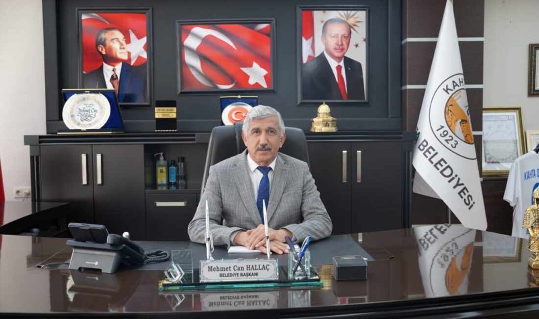 Başkan Hallaç’tan 15 Temmuz mesajı Adıyaman’ın Kahta ilçe Belediye Başkanı Mehmet Can Hallaç, 15 Temmuz