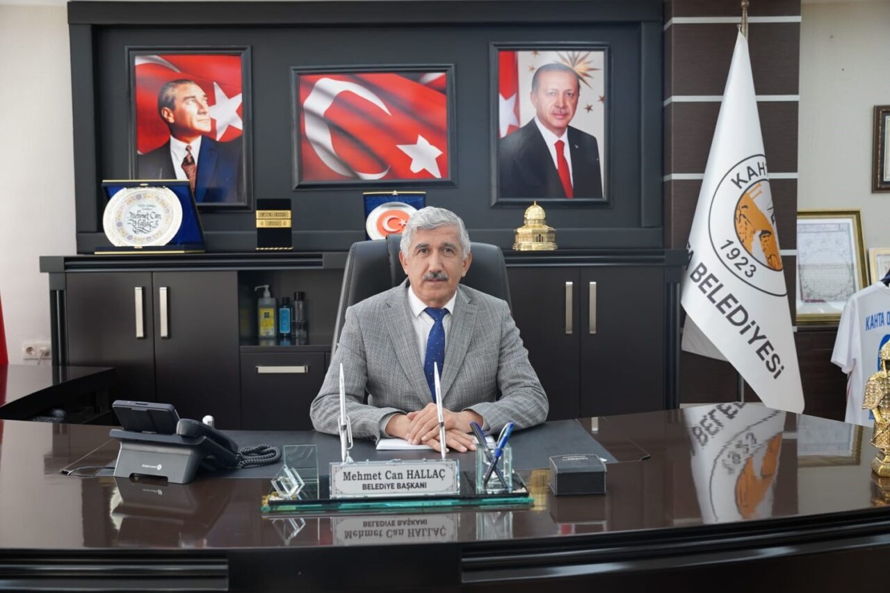 Adıyaman’ın Kahta ilçe Belediye Başkanı Mehmet Can Hallaç, 15 Temmuz