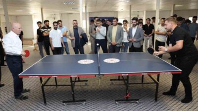 Erzurum Büyükşehir Belediye Başkanı Mehmet Sekmen, Pasinler ilçesinde gençlerle buluştu.