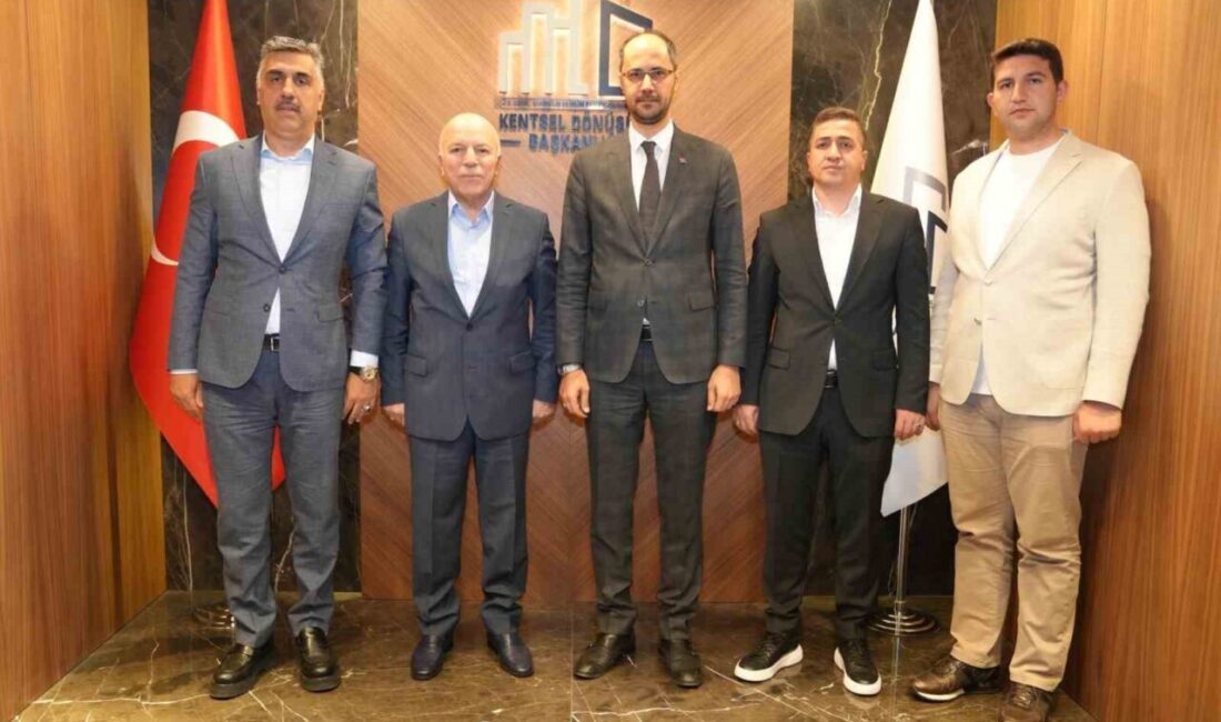 Başkan Sekmen’den kentsel dönüşüm mesaisi Erzurum Büyükşehir Belediye Başkanı Mehmet Sekmen, Dağ Mahallesi ve Hacı