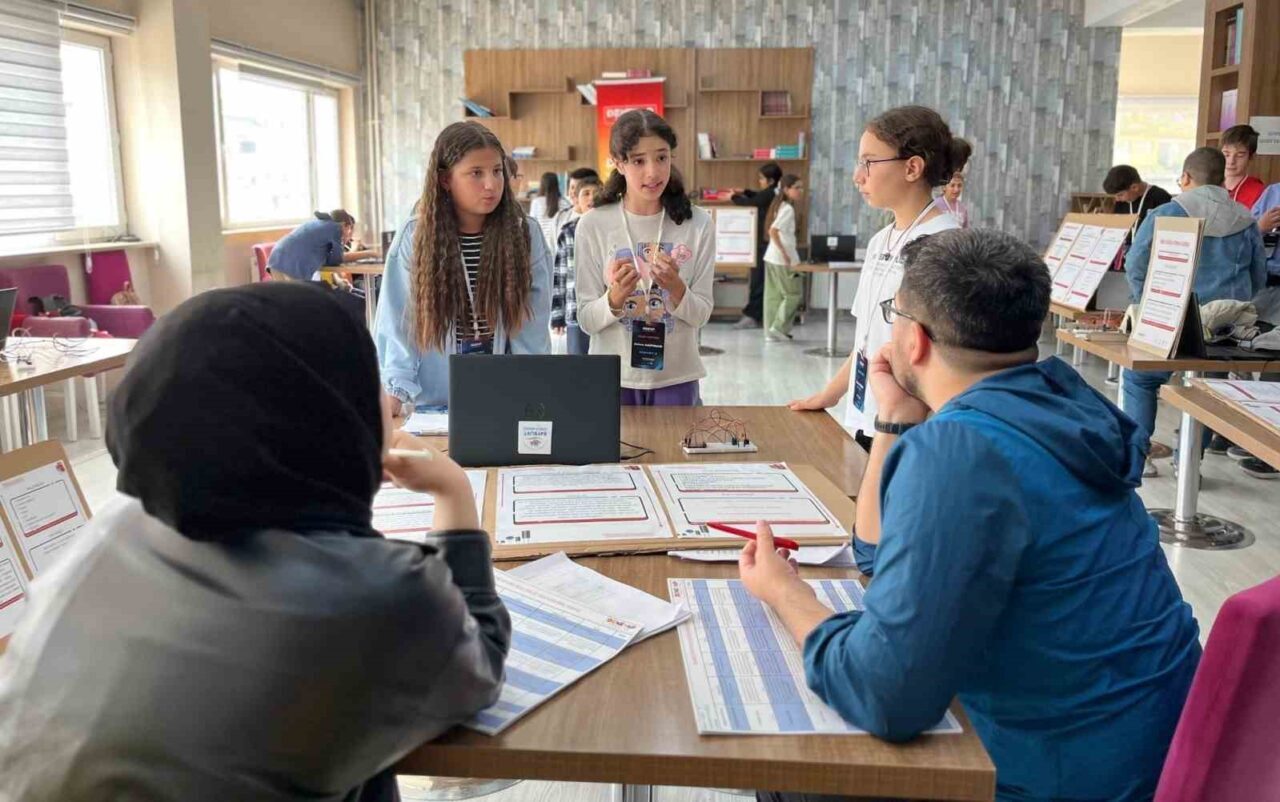 Bayburt Deneyap Atölyesi öğrencileri tarafından hazırlanan Elektronik Programlama ve Nesnelerin