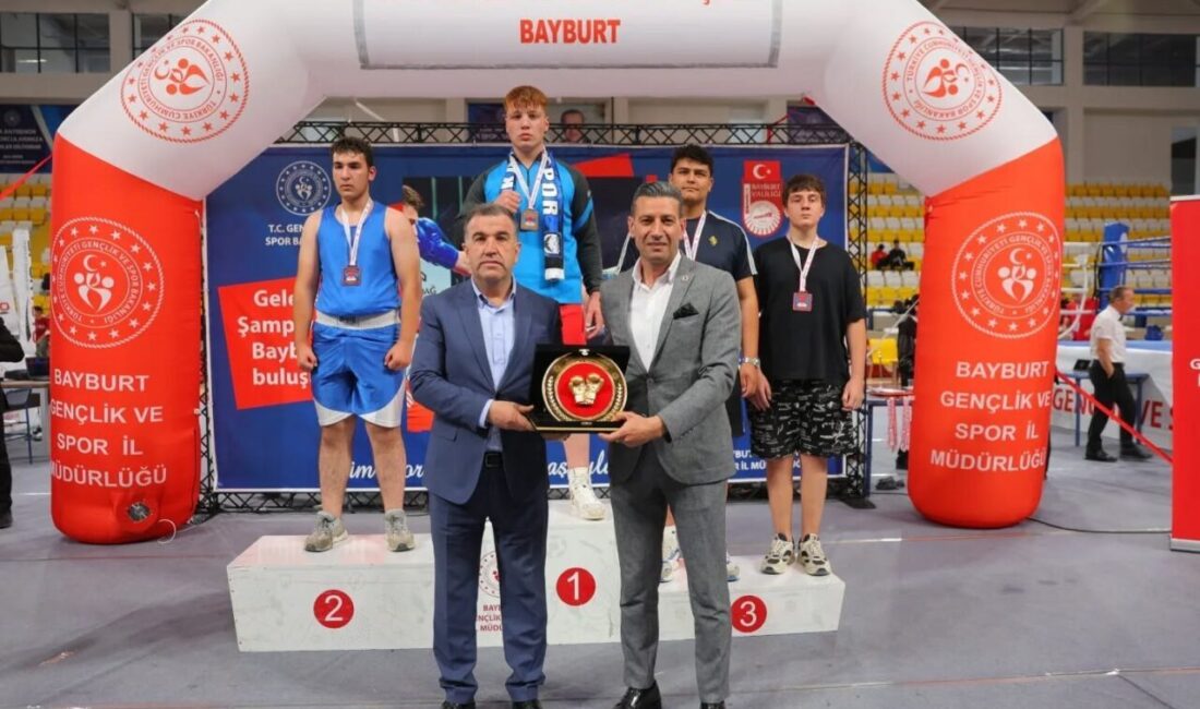 Türkiye Boks Federasyonu tarafından Bayburt’ta düzenlenen Üst Minik Erkekler ve