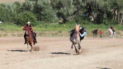 Bayburt Uluslararası Dede Korkut Kültür ve Sanat Şölenleri kapsamında Dede