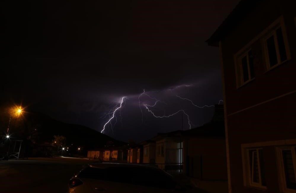 Bayburt’ta gök gürültülü kuvvetli sağanak yağış bekleniyor Meteoroloji 12. Bölge Müdürlüğü, Bayburt ve çevre iller için gök