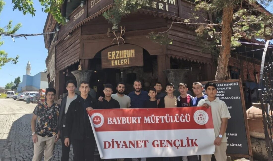 Bayburt Müftülüğü Gençlik Koordinatörlüğü, lise öğrencilerine yönelik gezi programı düzenledi.
