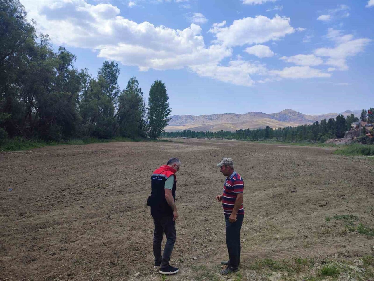 Bayburt’un Aslandede köyünde suni mera tesis edilmesi planlanan alanlarda, teknik