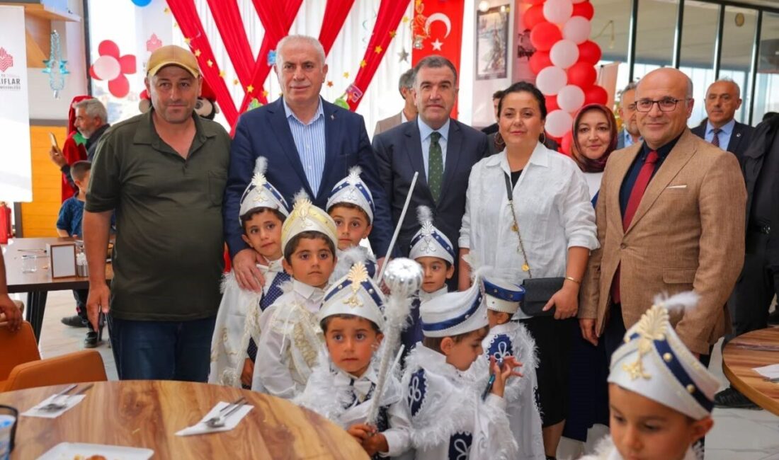 Bayburt’ta ihtiyaç sahibi ailelerin çocuklarına yönelik toplu sünnet töreni düzenlendi.