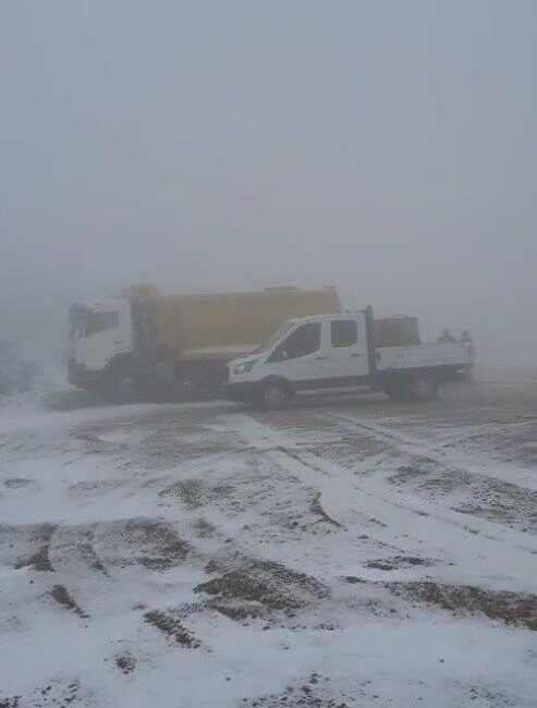 Bayburt’un yüksek kesimlerinde, özellikle Soğanlı Dağı’nda, sabah saatlerinde başlayan kar