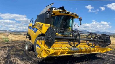 Amasya’nın Suluova ilçesinde biçerdöverin elektrik hattına temas etmesi sonucu çıkan