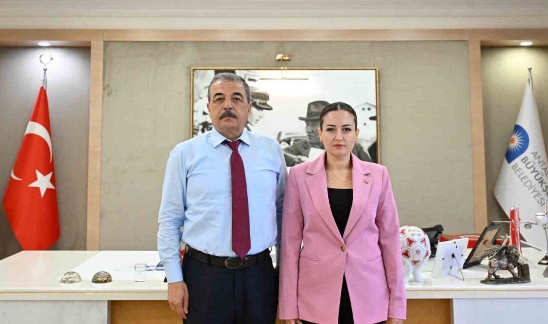 Birleşik Kamu-İş Konferedasyonu Başkanı Orhan Yıldırım, Antalya Büyükşehir Belediyesi Başkan