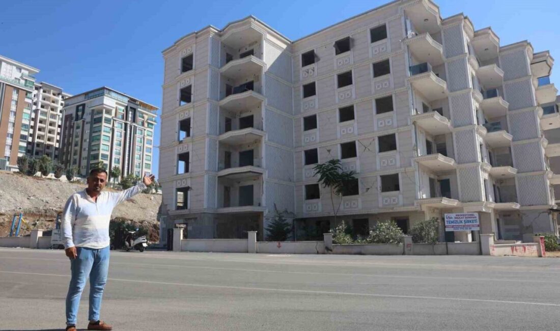 Hatay’ın Kırıkhan ilçesinde yıkımı gerçekleştirilecek olan ağır hasarlı 5 katlı