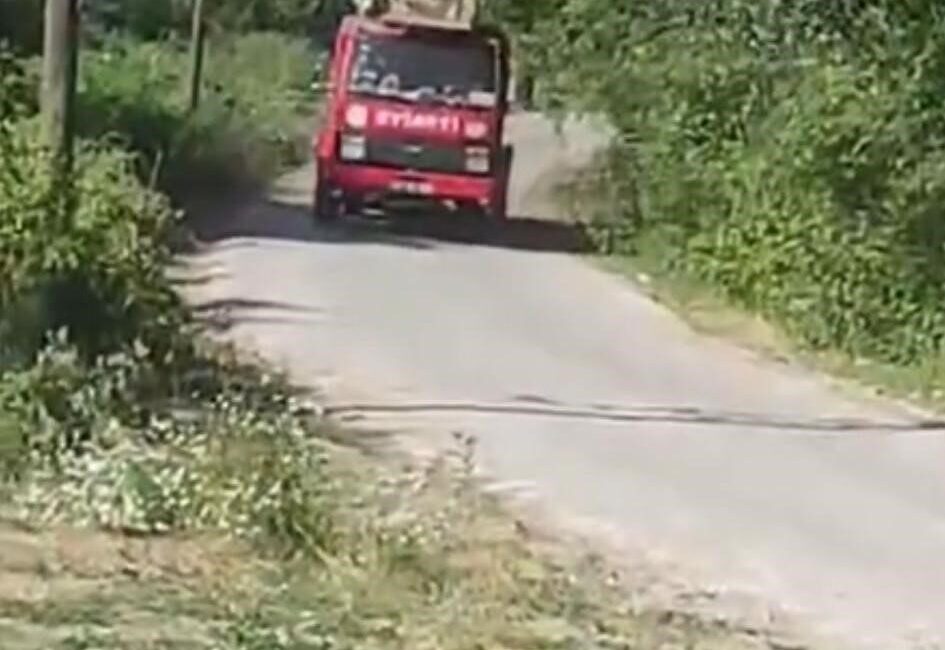 Zonguldak’ın Çaycuma ilçesinde çöplerin kimliği belirsiz kişiler tarafından yakılması sonucu