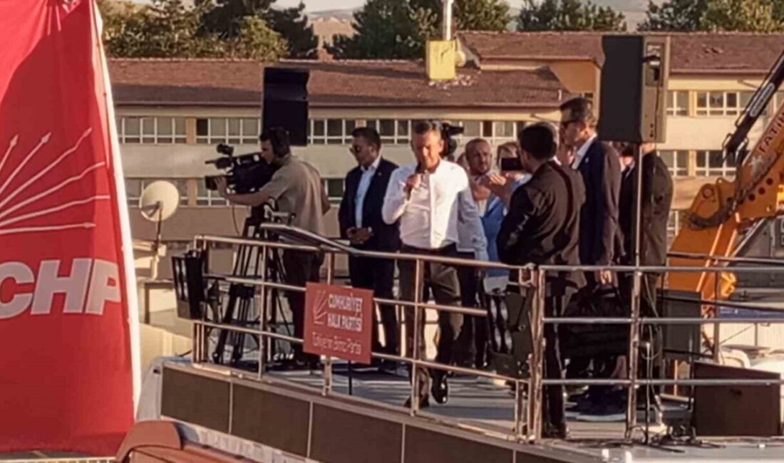 Cumhuriyet Halk Partisi (CHP) Genel Başkanı Özgür Özel, Malatya’da düzenlenen