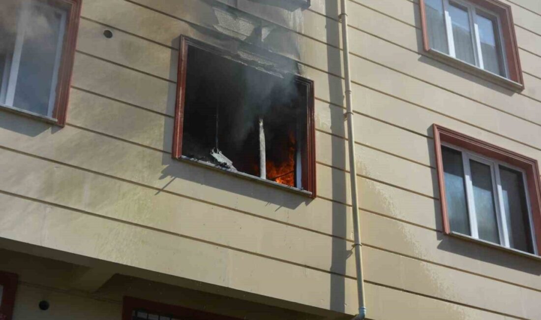 Ordu’nun Ünye ilçesinde evde çocuklar oyun oynadığı sırada yangın çıktı.