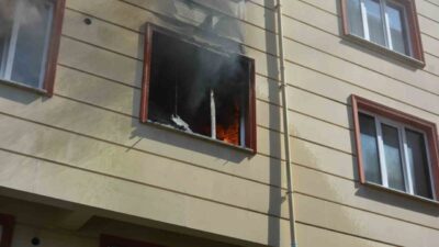 Ordu’nun Ünye ilçesinde evde çocuklar oyun oynadığı sırada yangın çıktı.