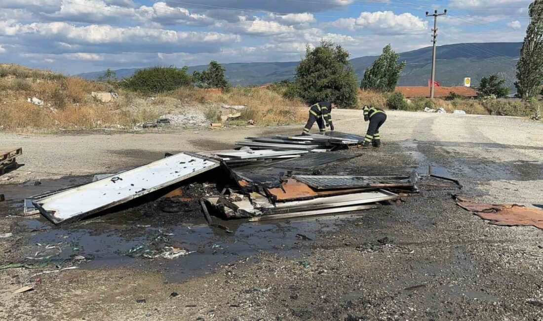 Kastamonu’nun Tosya ilçesinde sanayi bölgesinde çıkan çöp yangını, rüzgarın etkisiyle