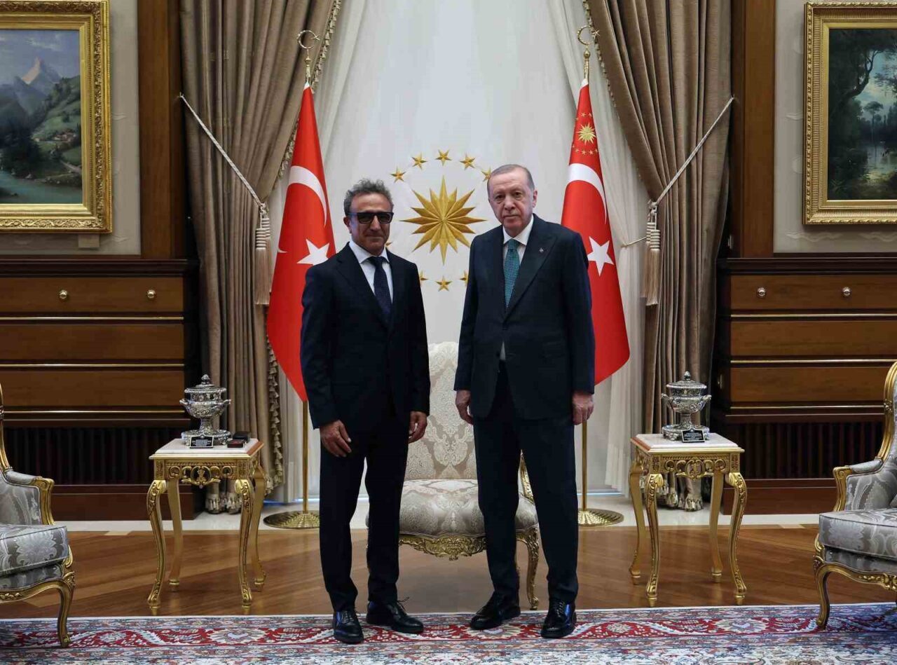 Cumhurbaşkanı Recep Tayyip Erdoğan, Chobani firmasının CEO’su Hamdi Ulukaya’yı kabul