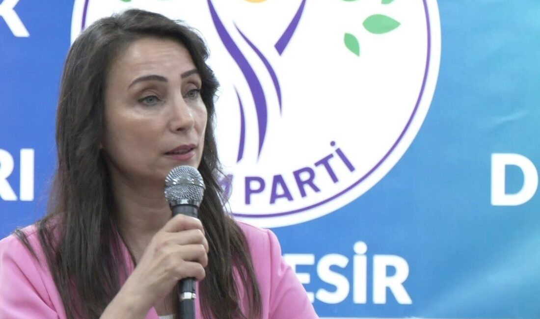 DEM Parti Eş Genel Başkanı Tülay Hatimoğulları, Balıkesir’in Edremit ilçesinde