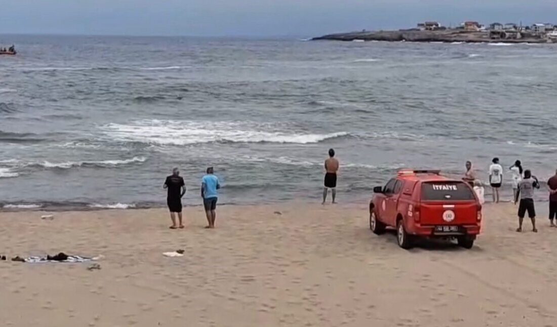 Kocaeli’nin Kandıra ilçesinde denize girdikten sonra boğulma tehlikesi geçiren 3