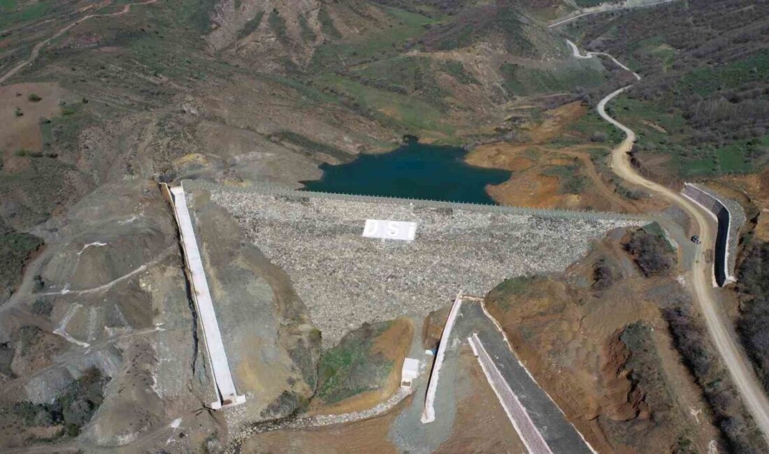 Bayburt’ta tamamlanan Dövmekaya Göleti sulama tesisi inşaatının, geçici kabulü yapıldı.