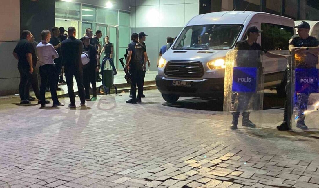 Kocaeli’nin Kartepe ilçesinde düğün sırasında damat ve gelin tarafı arasında