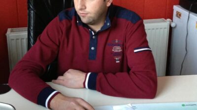 Ahsunk Hanları önünde dün yaşanan kazada duvara çarparak ağır yaralanan