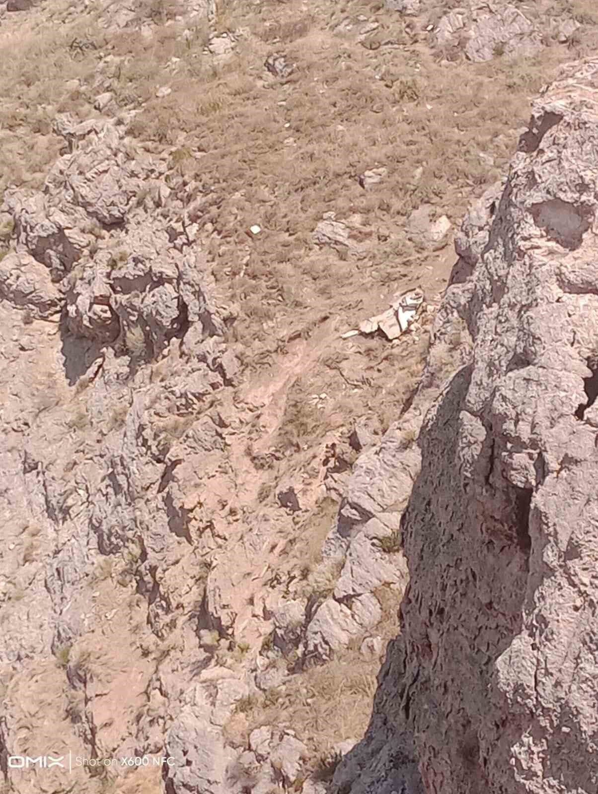 Sivas’ın Zara ilçesinde operatörün el frenini çekmeden park edip indiği