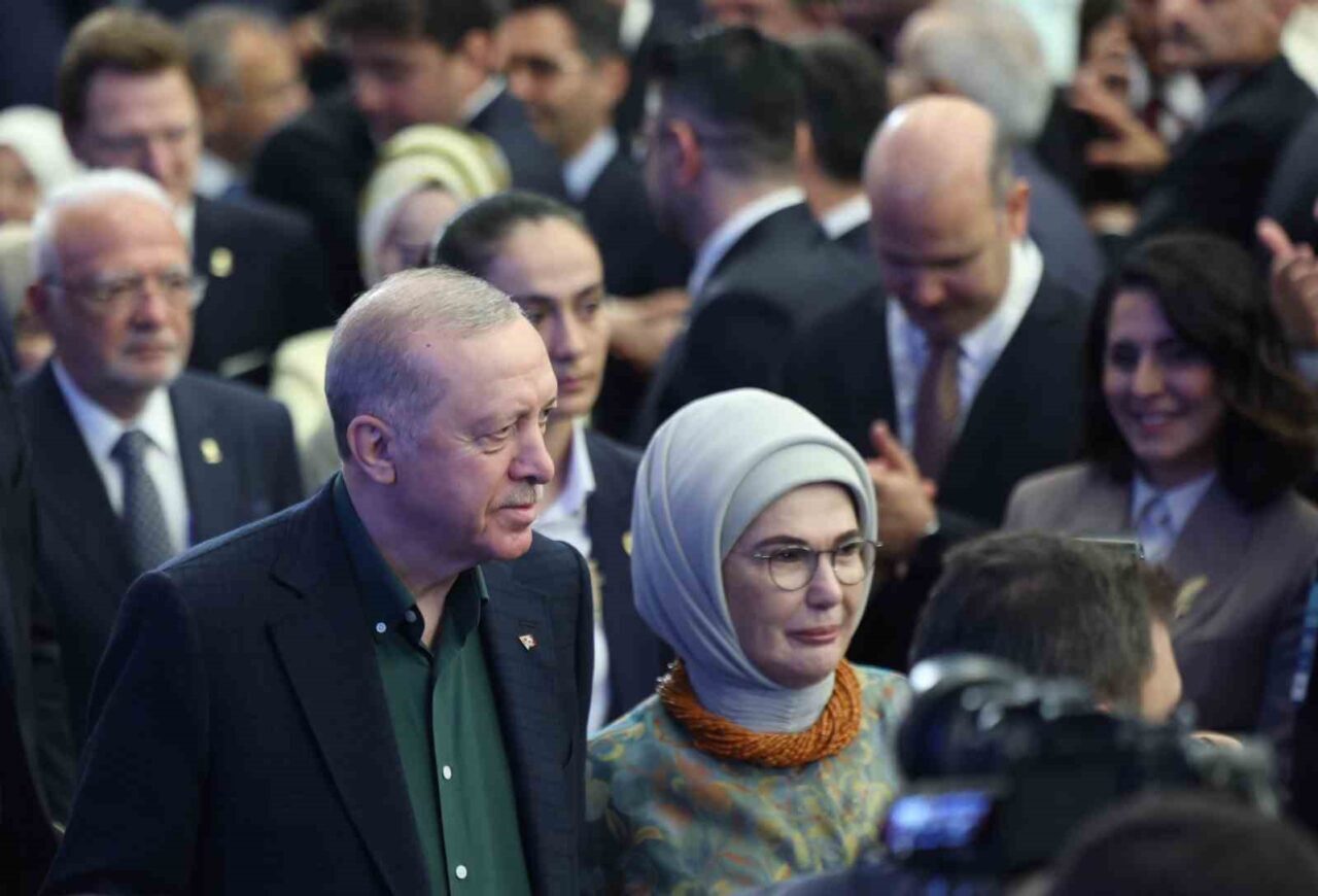 Cumhurbaşkanı Recep Tayyip Erdoğan’ın eşi Emine Erdoğan, “Milletin sinesinden doğmuş