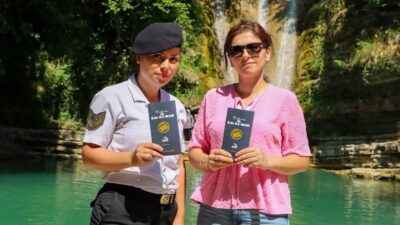 Sinop İl Jandarma Komutanlığı, Erfelek Şelaleleri’ni ziyaret eden vatandaşlara Kadın