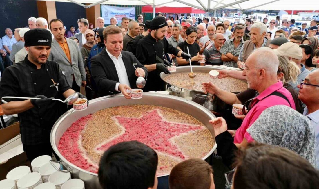 Muharrem ayının sona ermesi dolayısıyla Erzincan Valiliği tarafından Cumhuriyet Meydanı’nda