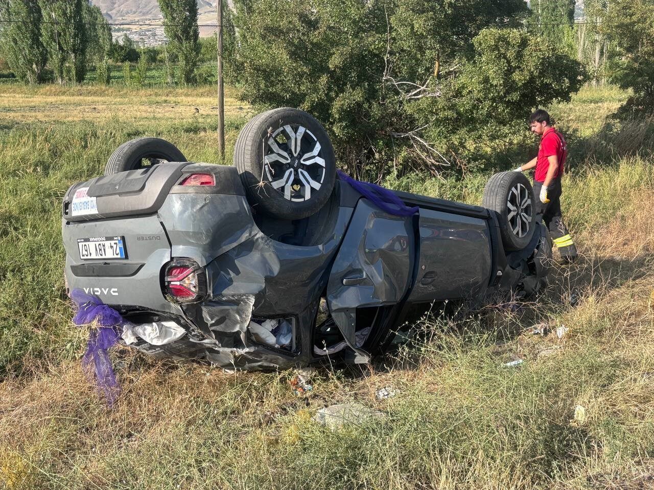 Elazığ’dan nişan töreninden dönen bir otomobilin dün Erzincan-Erzurum kara yolu