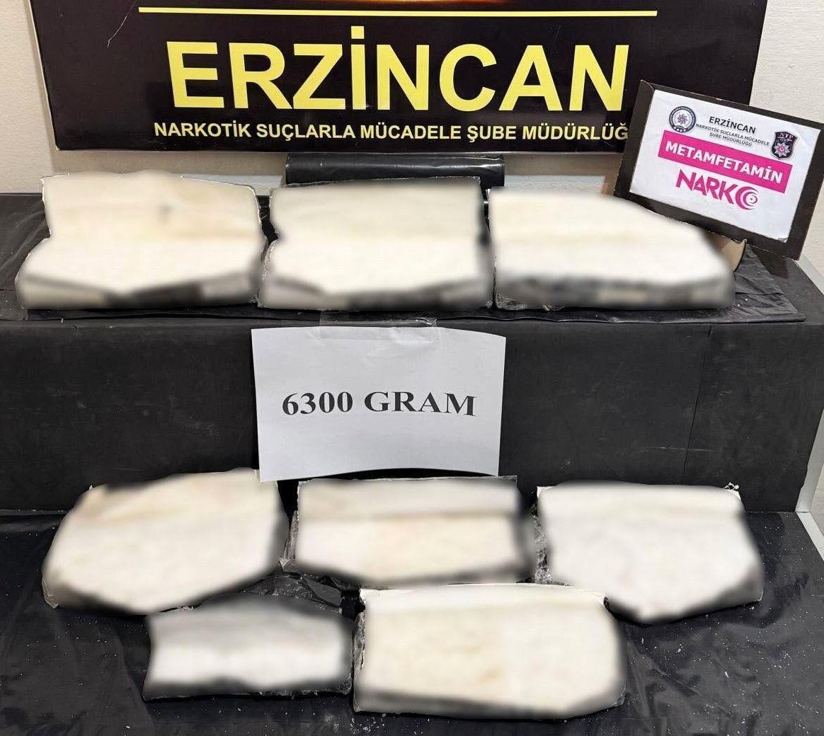 Erzincan’da polisin uygulama noktasında durdurduğu araçta yapılan aramada 6 kilo
