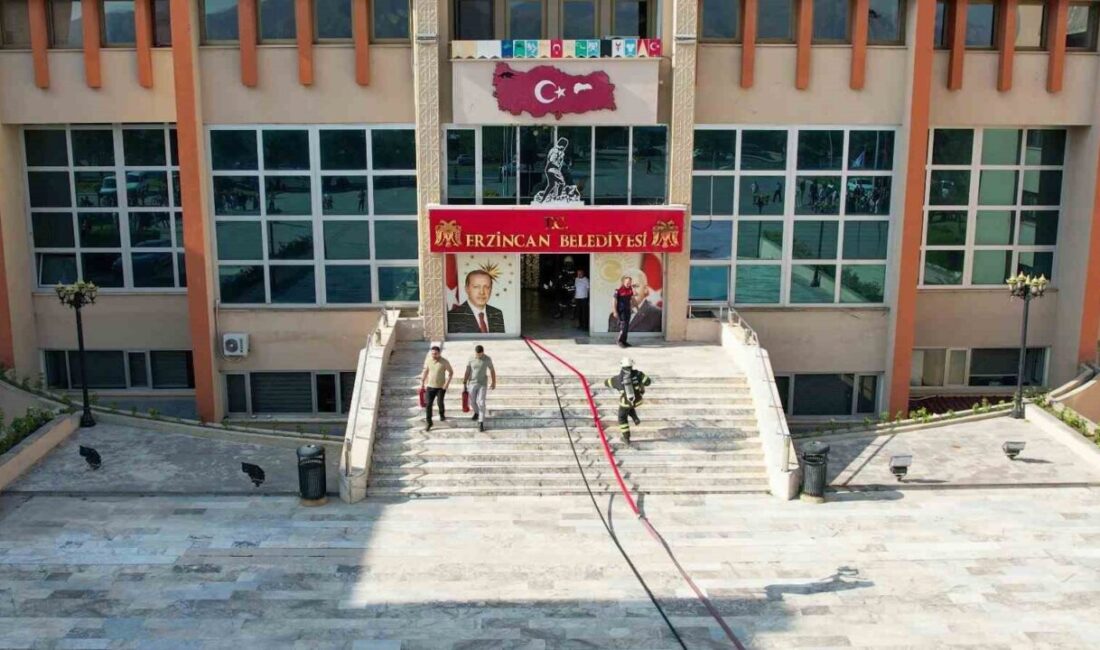 Erzincan Belediyesi ana hizmet binasında, afetlere karşı hazırlıklı olunması amacıyla