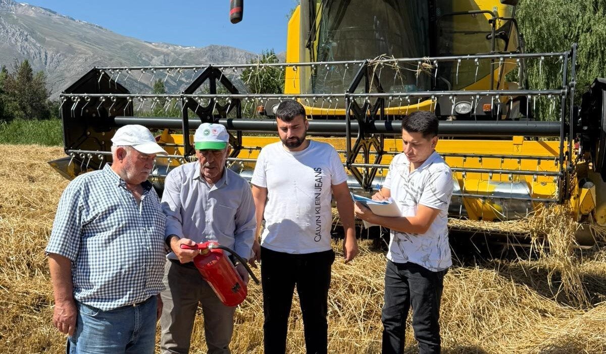 Erzincan’da buğday hasadı başladı. Buğday hasadıyla birlikte il genelinde biçerdöver
