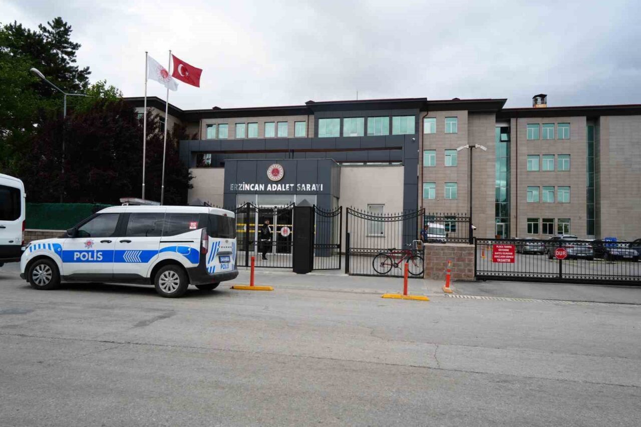 Erzincan’ın İliç ilçesinde 9 kişinin hayatını kaybettiği maden ocağındaki toprak