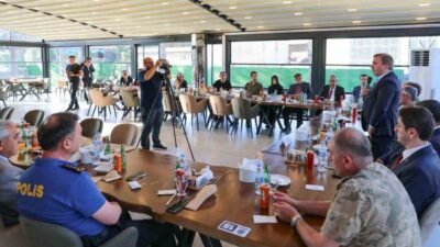 Erzincan Valisi Hamza Aydoğdu, il protokolüyle birlikte, 15 Temmuz Demokrasi