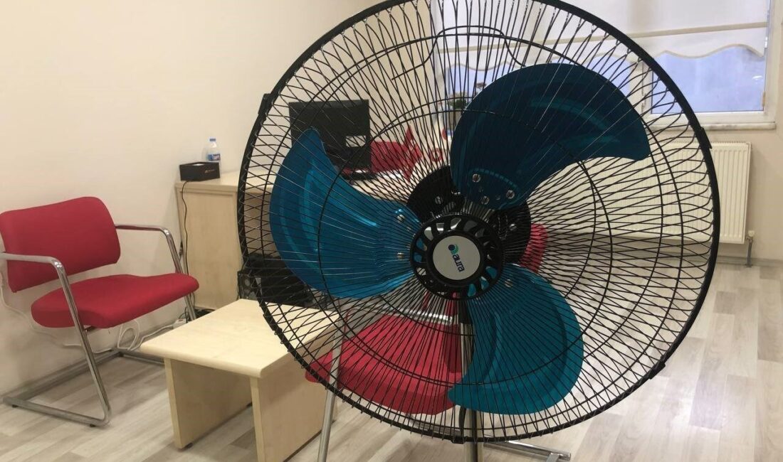 Erzincan’da sıcak hava ve nemin iyice artmasıyla birlikte vantilatör satışları