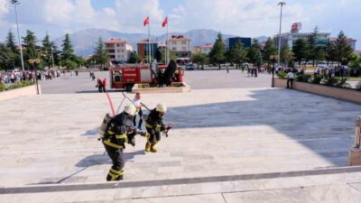 Afetlere karşı hazırlıklı olmak amacıyla Erzincan Belediyesi ana hizmet binasında