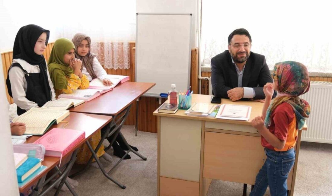 Erzincan İl Müftüsü İsmail Fakirullahoğlu, Halitpaşa Kardeşler Camii’nde devam eden