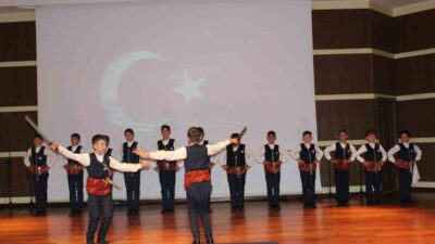 1954 yılında kurulan Erzurum Halk Oyunları ve Halk Türküleri Turizm