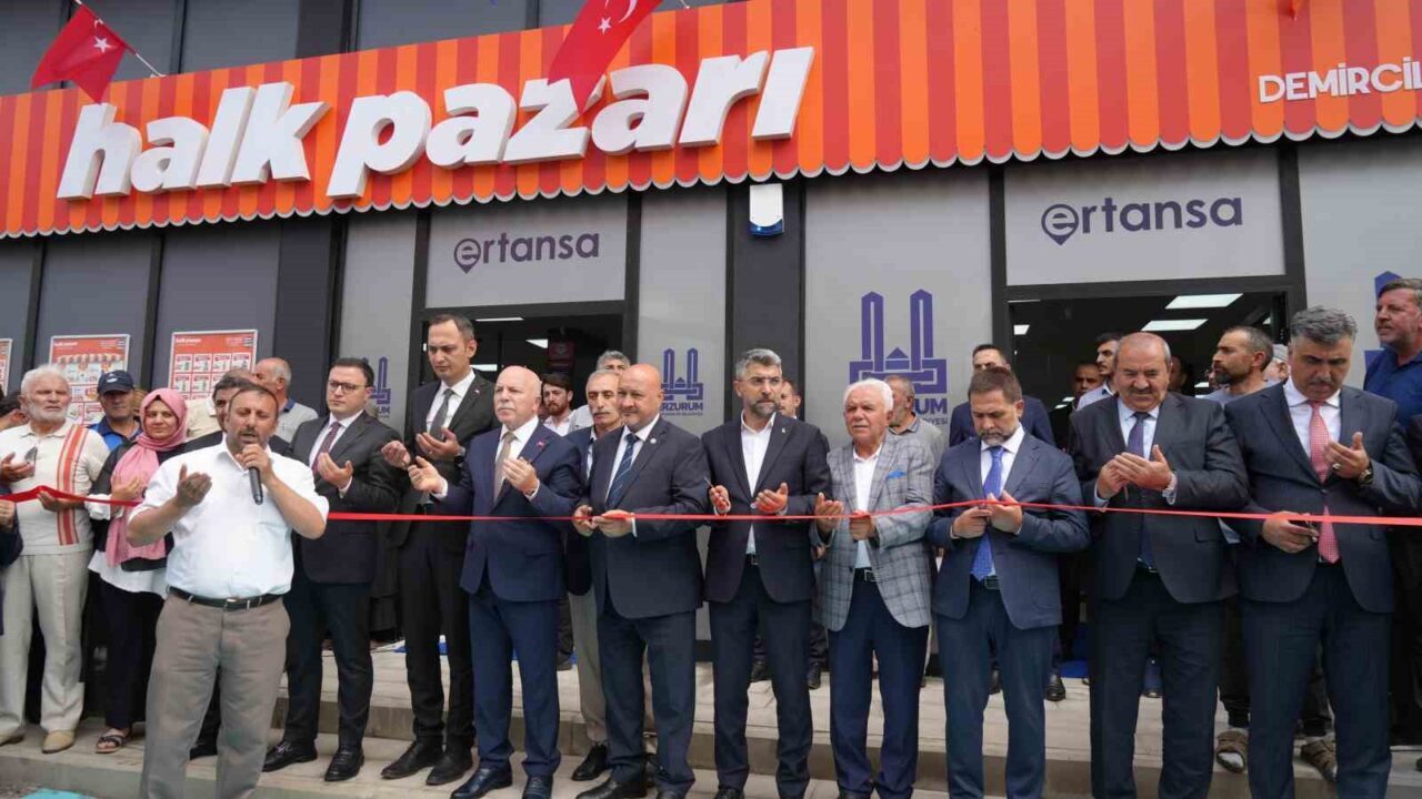 Erzurum Büyükşehir Belediyesi halk pazarlarının 5’inci şubesini Demirciler semtinde açtı.