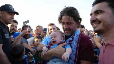 Yeni sezona Erzurum’da hazırlanan Trabzonspor kafilesi, bugün taraftarla buluştu. Kamp